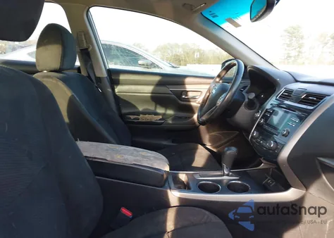 2015 Nissan Altima 2.5 Sv z USA, uszkodzony, nr VIN 1N4AL3AP8FC427657